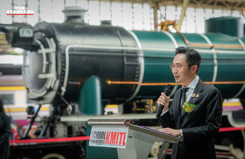 ภาพพิธีส่งมอบรถไฟไทยทำระบบ EV ต้นแบบที่สถานีกรุงเทพ (หัวลำโพง) โดยมีรองนายกรัฐมนตรีและผู้บริหาร รฟท. ร่วมงาน 2