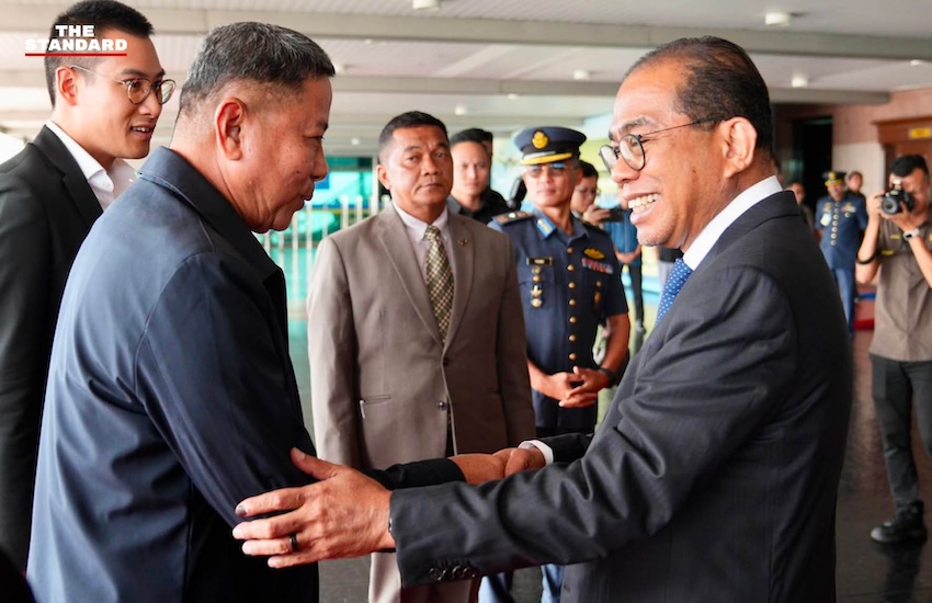 ภาพรัฐมนตรีว่าการกระทรวงกลาโหมไทยและมาเลเซียกำลังหารือทวิภาคี 1