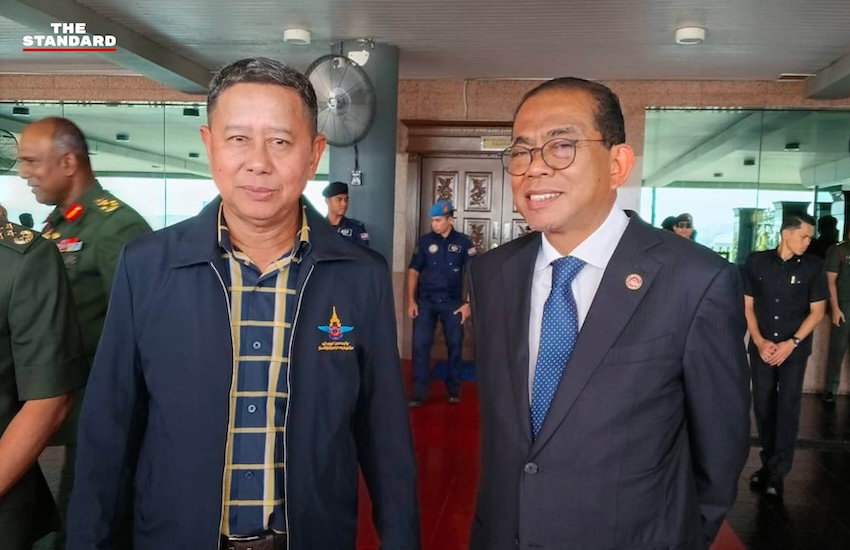 ภาพรัฐมนตรีว่าการกระทรวงกลาโหมไทยและมาเลเซียกำลังหารือทวิภาคี 4
