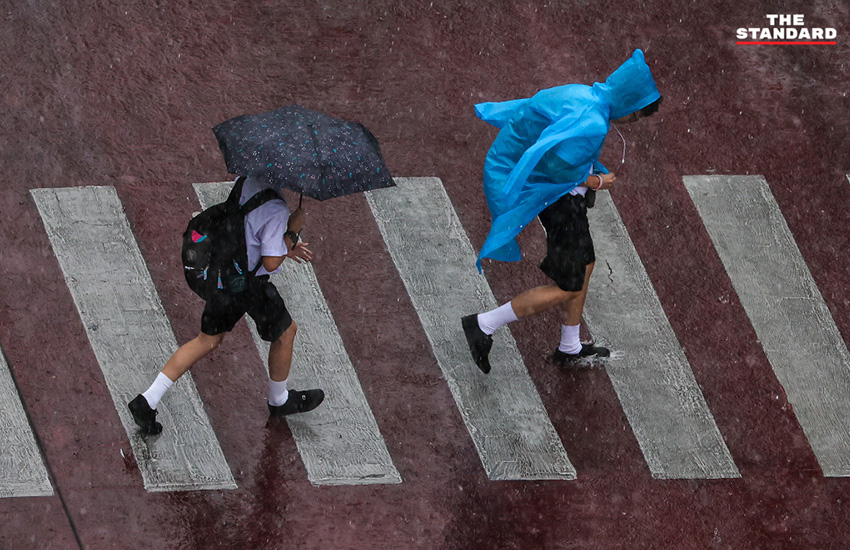 ภาพประกอบแสดงสถานการณ์ฝนตกหนักและน้ำท่วมในประเทศไทย 4