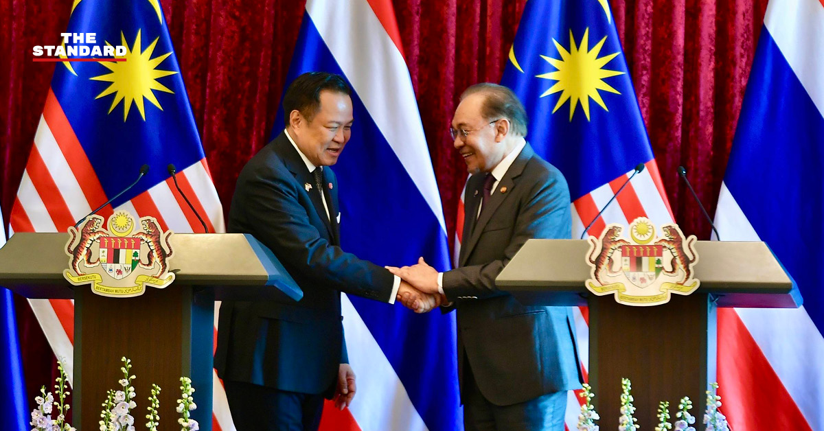 อนุทิน ชาญวีรกูล นายกรัฐมนตรีไทย และ ดาโตะ เซอรี อันวาร์ อิบราฮิม นายกรัฐมนตรีมาเลเซีย กำลังหารือร่วมกัน