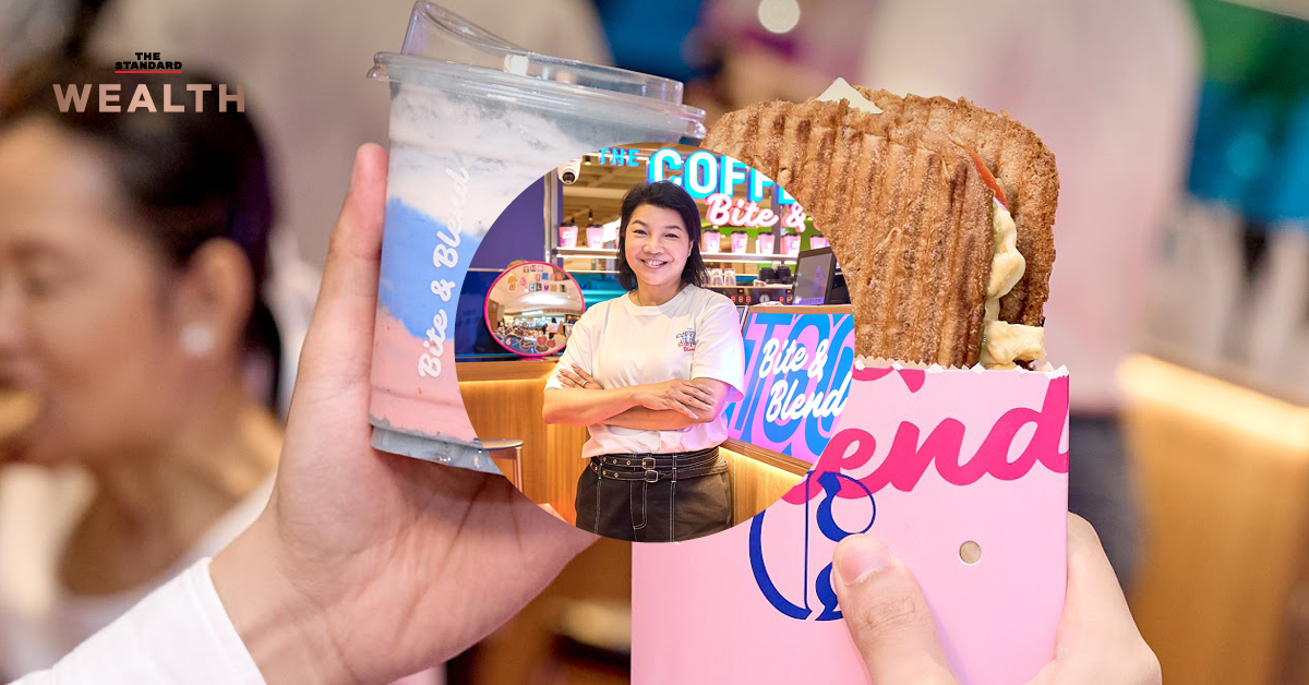 ภาพกราฟิกแสดงข้อความเกี่ยวกับตลาดกาแฟที่ยากขึ้นและการปรับตัวของ THE COFFEE CLUB ด้วยโมเดล Grab & Go พร้อมรูปผู้บริหาร
