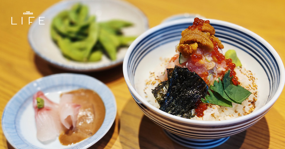 ภาพข้าวหน้าปลาดิบรวม Zeitaku Don ของร้าน Tsujihan ที่จัดวางอย่างสวยงาม