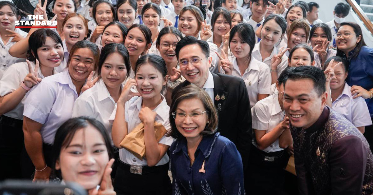 ศาสตราจารย์ ดร. ยศชนัน วงศ์สวัสดิ์ รองนายกรัฐมนตรี มอบนโยบายที่มหาวิทยาลัยนครพนม
