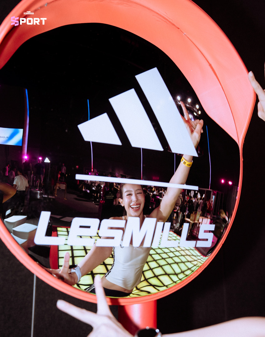 ผู้คนจำนวนมากออกกำลังกายในงาน Les Mills Live Bangkok 2026 ที่จัดโดย adidas และ Les Mills 7