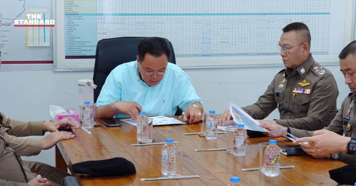 อนุทิน ชาญวีรกูล นายกรัฐมนตรีและรัฐมนตรีว่าการกระทรวงมหาดไทย แถลงข่าวความคืบหน้าคดีฆาตกรรม 5 ศพที่ชลบุรี