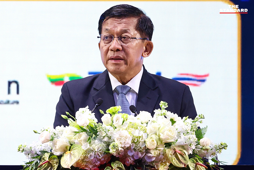 อนุทิน ชาญวีรกูล และ พลเอกอาวุโส มินอ่องหล่าย พบปะกันในงาน Thailand-Myanmar Business Forum 2