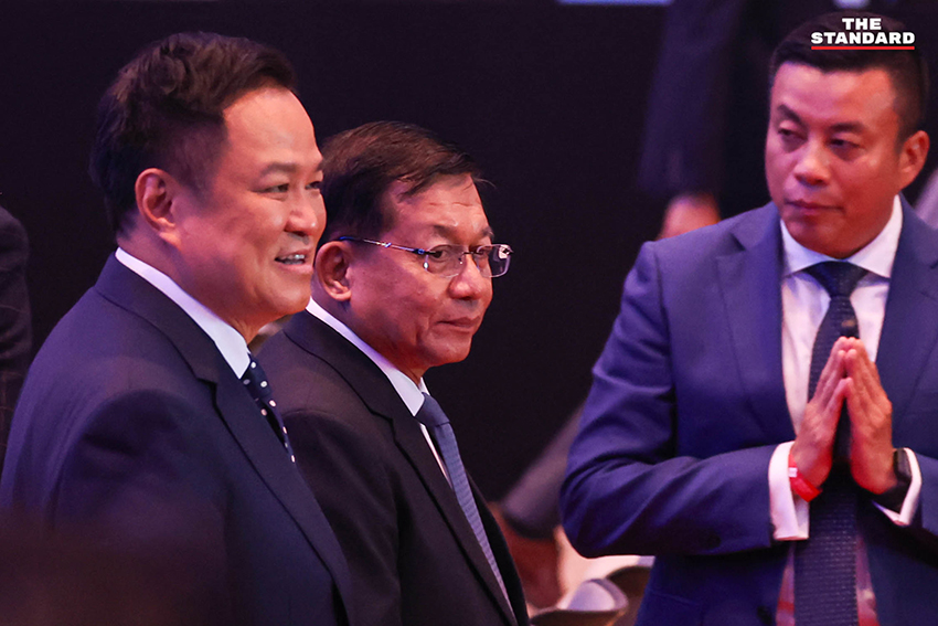 อนุทิน ชาญวีรกูล และ พลเอกอาวุโส มินอ่องหล่าย พบปะกันในงาน Thailand-Myanmar Business Forum 5