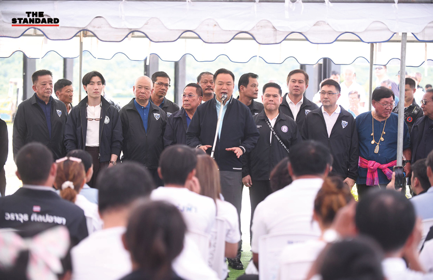 อนุทิน ชาญวีรกูล ลงพื้นที่สุพรรณบุรี เยี่ยมชมแปลงสาธิตการปลูกข้าวต้นทุนต่ำ 2