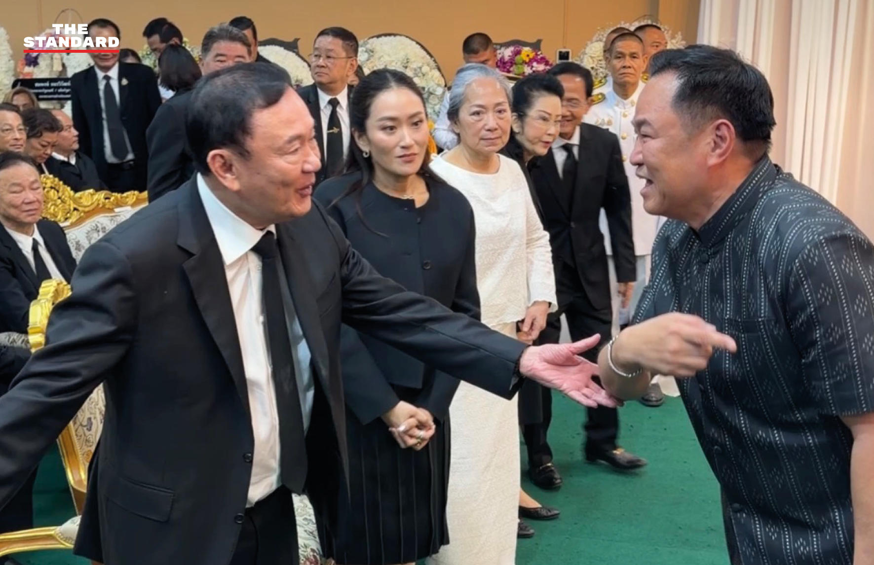 อนุทิน ชาญวีรกูล นั่งข้าง ทักษิณ ชินวัตร ในพิธีสวดอภิธรรม 'เกรียง กัลป์ตินันท์' โดยมี แพทองธาร ชินวัตร และ สมชาย วงศ์สวัสดิ์ ร่วมงาน 4