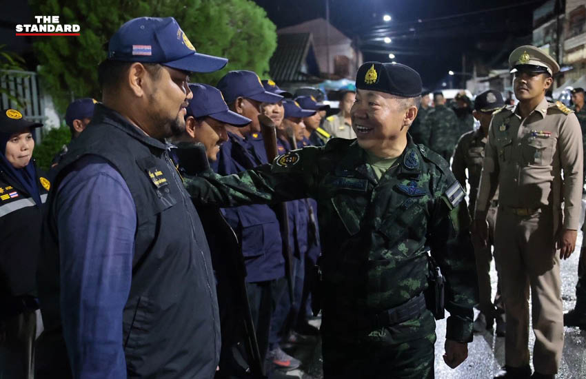 พล.อ. ชัยพฤกษ์ ด้วงประพัฒน์ เสนาธิการทหารบก ตรวจเยี่ยมกำลังพลในพื้นที่จังหวัดชายแดนภาคใต้ 1