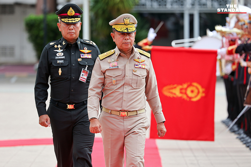 รัฐมนตรีว่าการกระทรวงกลาโหมตรวจเยี่ยมกองบัญชาการกองทัพบกและพบปะผู้บัญชาการทหารบก 1