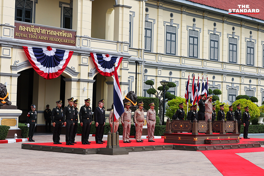รัฐมนตรีว่าการกระทรวงกลาโหมตรวจเยี่ยมกองบัญชาการกองทัพบกและพบปะผู้บัญชาการทหารบก 7