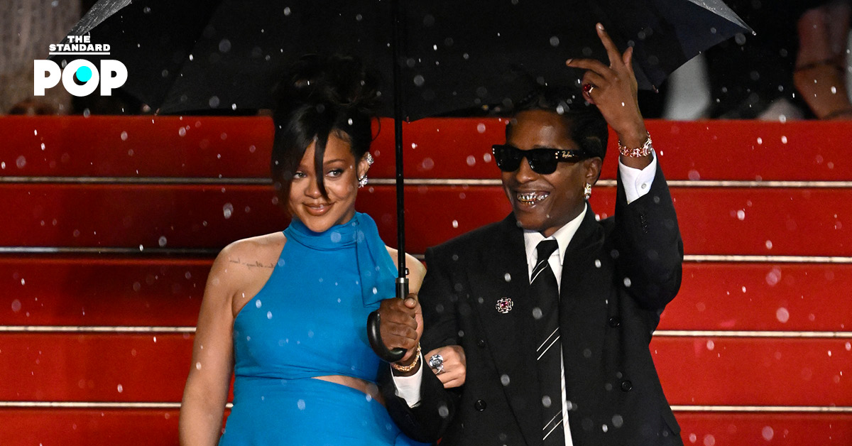 Rihanna และ A$AP Rocky กำลังเดินออกจากงาน