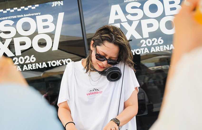 วงเกิร์ลกรุ๊ป ATARASHII GAKKO! กำลังแสดงบนเวทีในงาน ASOBIEXPO 2026 7