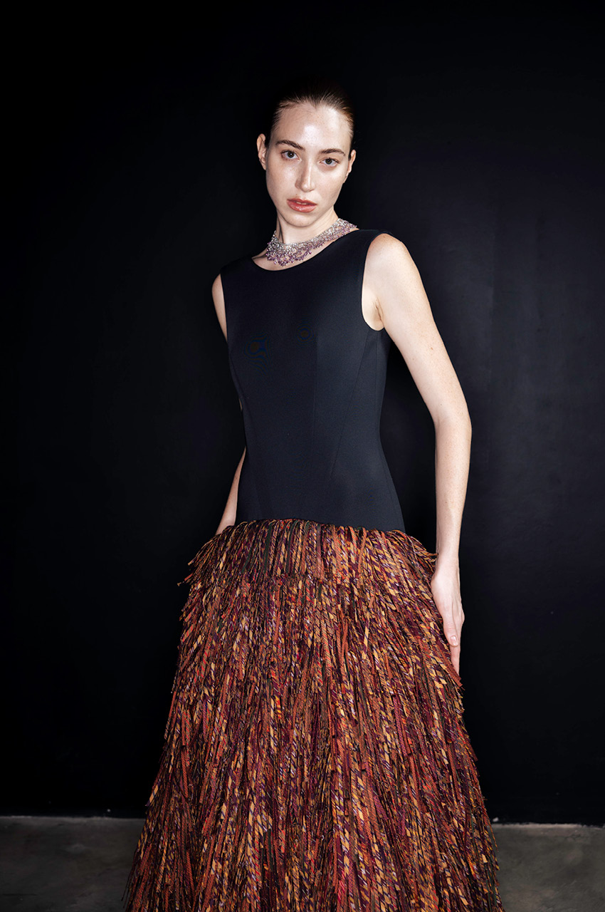 ภาพแฟชั่นโชว์ ATELIER DE GRÂCE HAUTE COUTURE นำเสนอผลงานผ้าไหมมัดหมี่จาก 7 ดีไซเนอร์ระดับตำนานของไทย 1