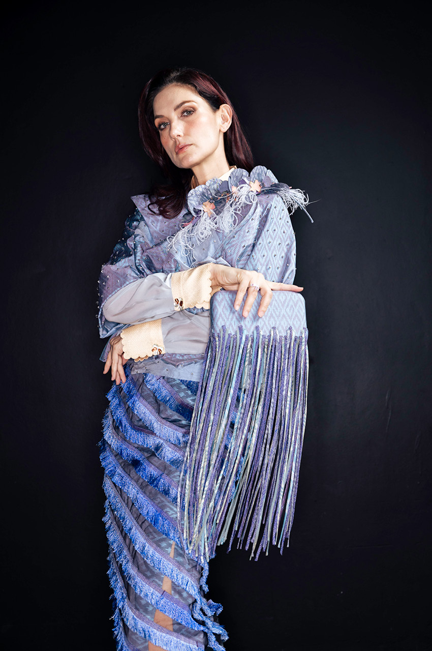 ภาพแฟชั่นโชว์ ATELIER DE GRÂCE HAUTE COUTURE นำเสนอผลงานผ้าไหมมัดหมี่จาก 7 ดีไซเนอร์ระดับตำนานของไทย 6