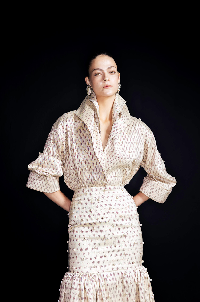 ภาพแฟชั่นโชว์ ATELIER DE GRÂCE HAUTE COUTURE นำเสนอผลงานผ้าไหมมัดหมี่จาก 7 ดีไซเนอร์ระดับตำนานของไทย 8