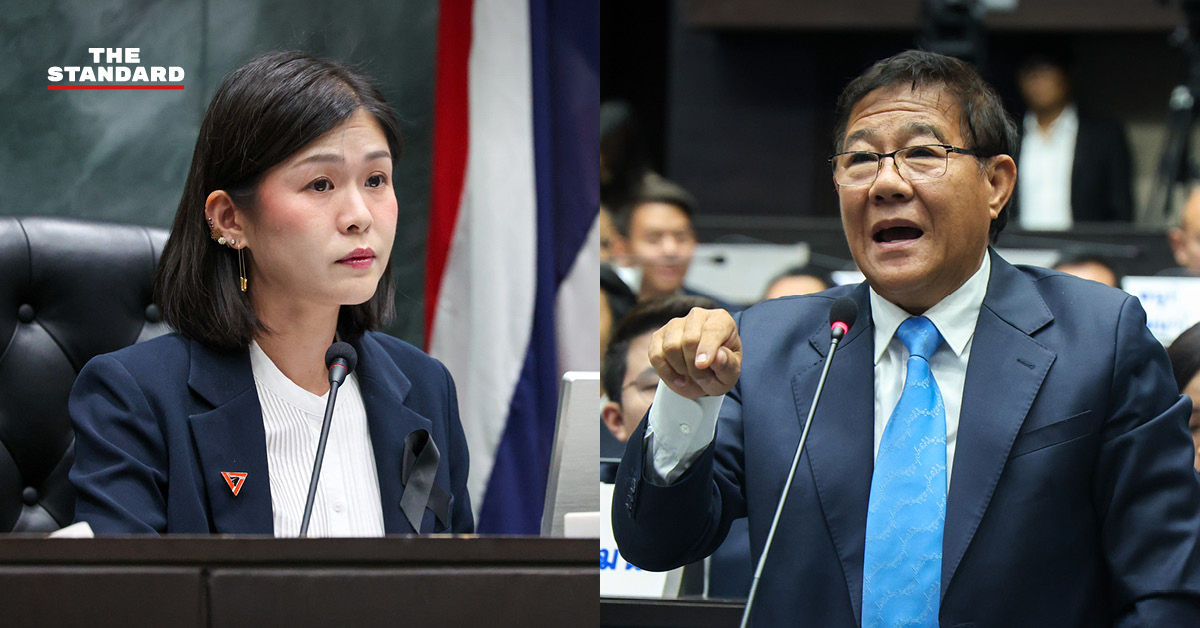 ภาพการประชุมสภากรุงเทพมหานคร กรณี ส.ก. เสียบบัตรแทนกัน