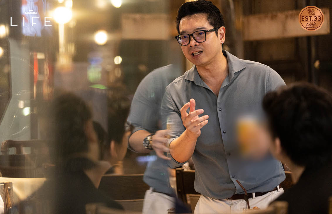ภาพ Brewmaster พร้อมแก้วเบียร์ 1