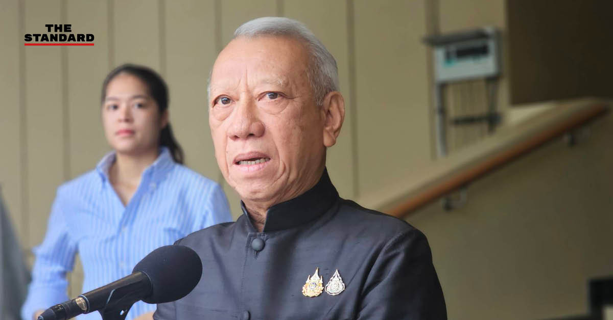 ภาพพิพัฒน์ รัชกิจประการ รองนายกรัฐมนตรีและรัฐมนตรีว่าการกระทรวงคมนาคม พร้อมข้อความถามม็อบและขอให้ไปคุยที่กระทรวงคมนาคม