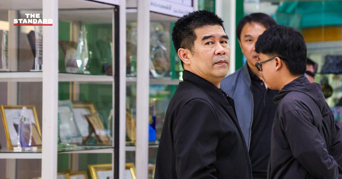 ตุลาการศาลรัฐธรรมนูญและเจ้าหน้าที่ กกต. ตรวจสอบบัตรเลือกตั้ง ณ สถานที่เก็บ