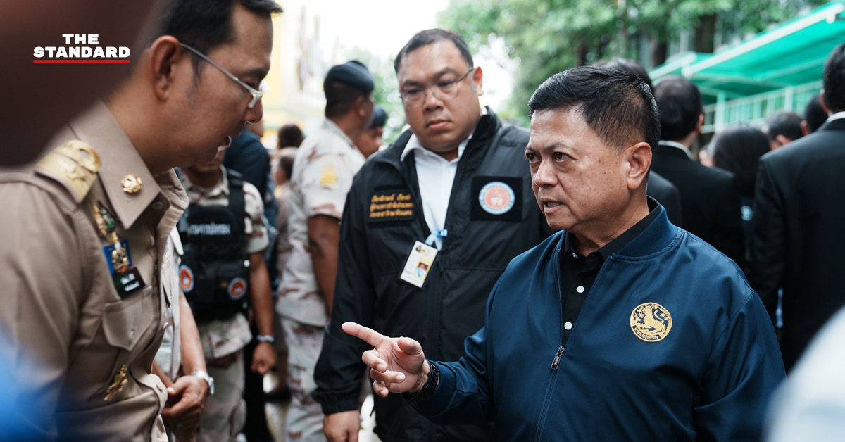 ภาพกราฟิกแสดงข้อความ 'สั่งฝ่ายปกครองทั่วประเทศ เฝ้าระวังเหตุรุนแรง คุมเข้มอาวุธปืน-ยาเสพติด'