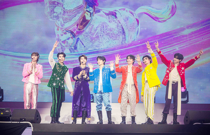ภาพบรรยากาศคอนเสิร์ต DUANG GO ROUND ที่อิมแพ็ค อารีน่า แสดงโดย 7 นักแสดงจากซีรีส์ ด้วงกับเธอ 1