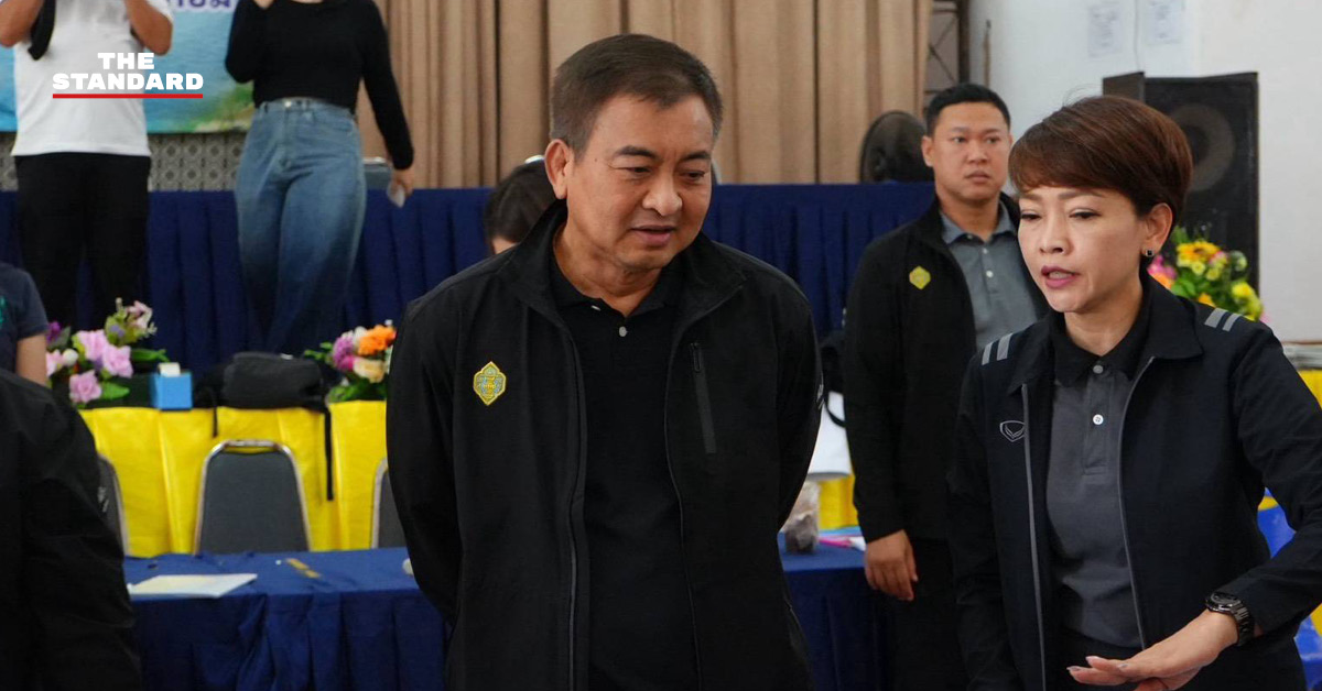ภาพ ณรงค์ รักร้อย กรรมการการเลือกตั้ง (กกต.) แถลงข่าว
