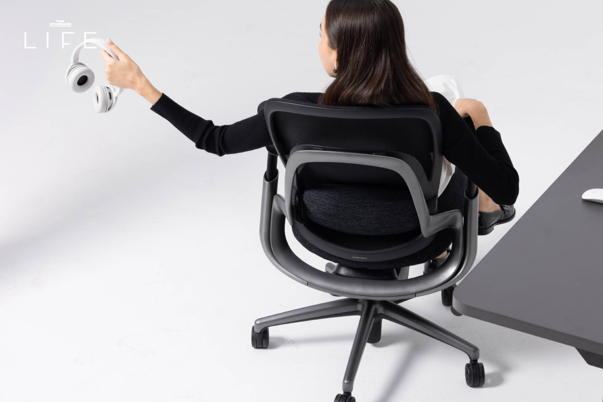 ภาพเก้าอี้ Ergonomic รุ่น Modernform Series M1 สำหรับการทำงาน 4