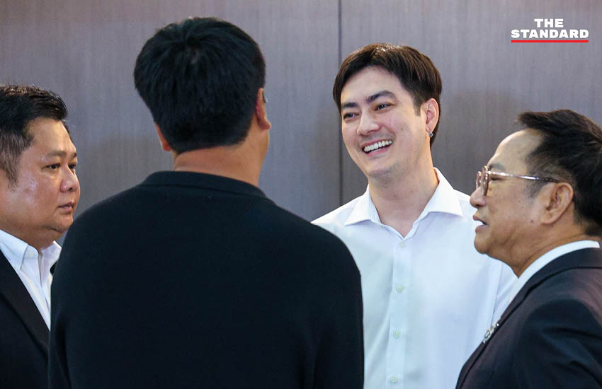 ฟิล์ม รัฐภูมิ โตคงทรัพย์ ขณะเดินทางเข้าพบพนักงานสอบสวน DSI เพื่อรับทราบข้อกล่าวหาคดี Forex 3