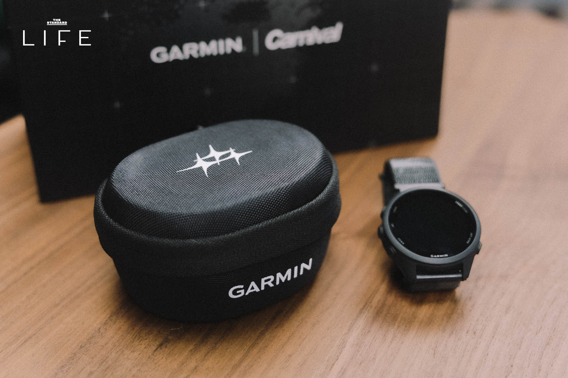 ภาพนาฬิกา Garmin Forerunner 170 รุ่นพิเศษ Garmin x CARNIVAL พร้อมกล่องและสายนาฬิกาดีไซน์เฉพาะ 2