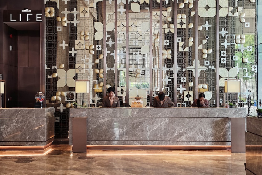 ภาพมุมกว้างของ Hotel Nikko Bangkok แสดงถึงสถาปัตยกรรมที่ผสมผสานกลิ่นอายญี่ปุ่น 1