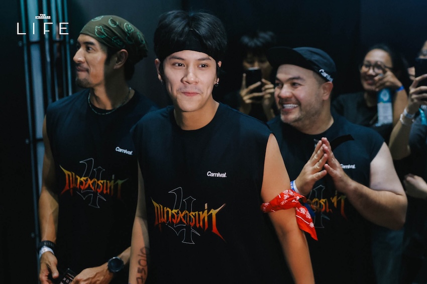 นักกีฬาและคนดังกำลังร่วมแข่งขัน HYROX Team Relay อย่างเข้มข้นและสนุกสนาน 10