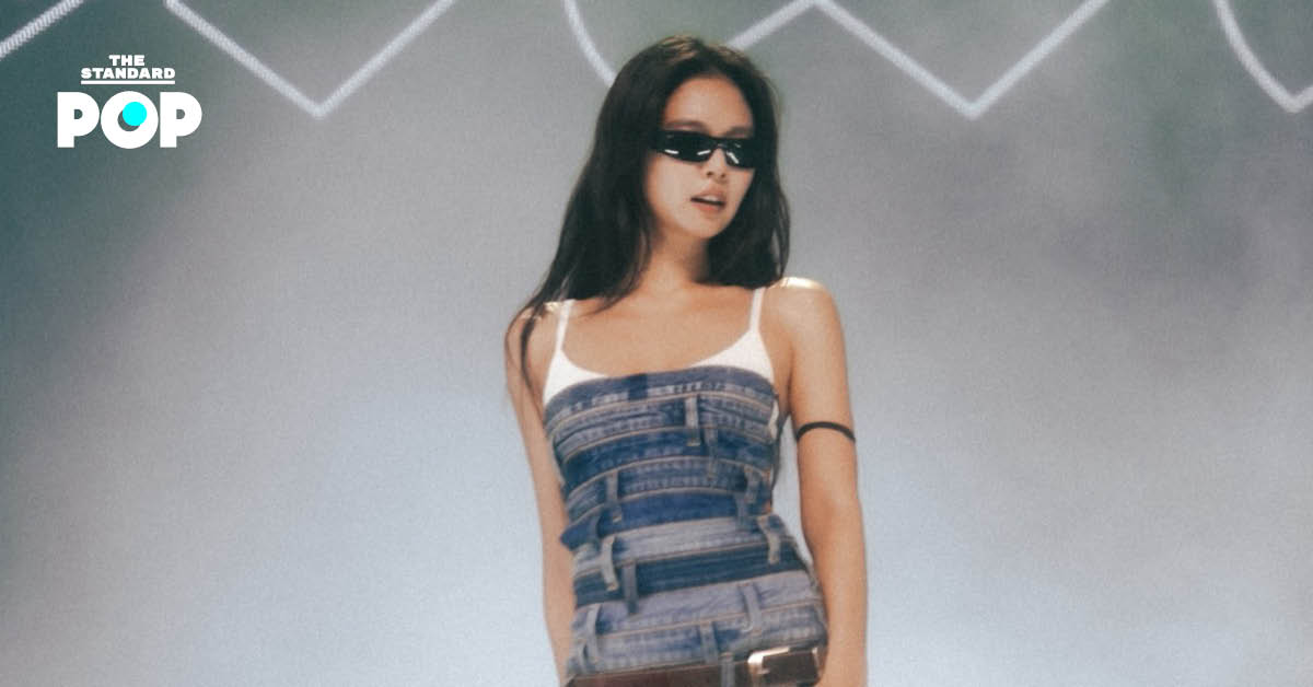 JENNIE กำลังแสดงบนเวที Summer Sonic ที่ญี่ปุ่น