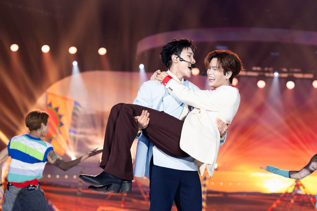 จูเนียร์และมาร์คแสดงคอนเสิร์ต SunnyMoon CONCERT 16