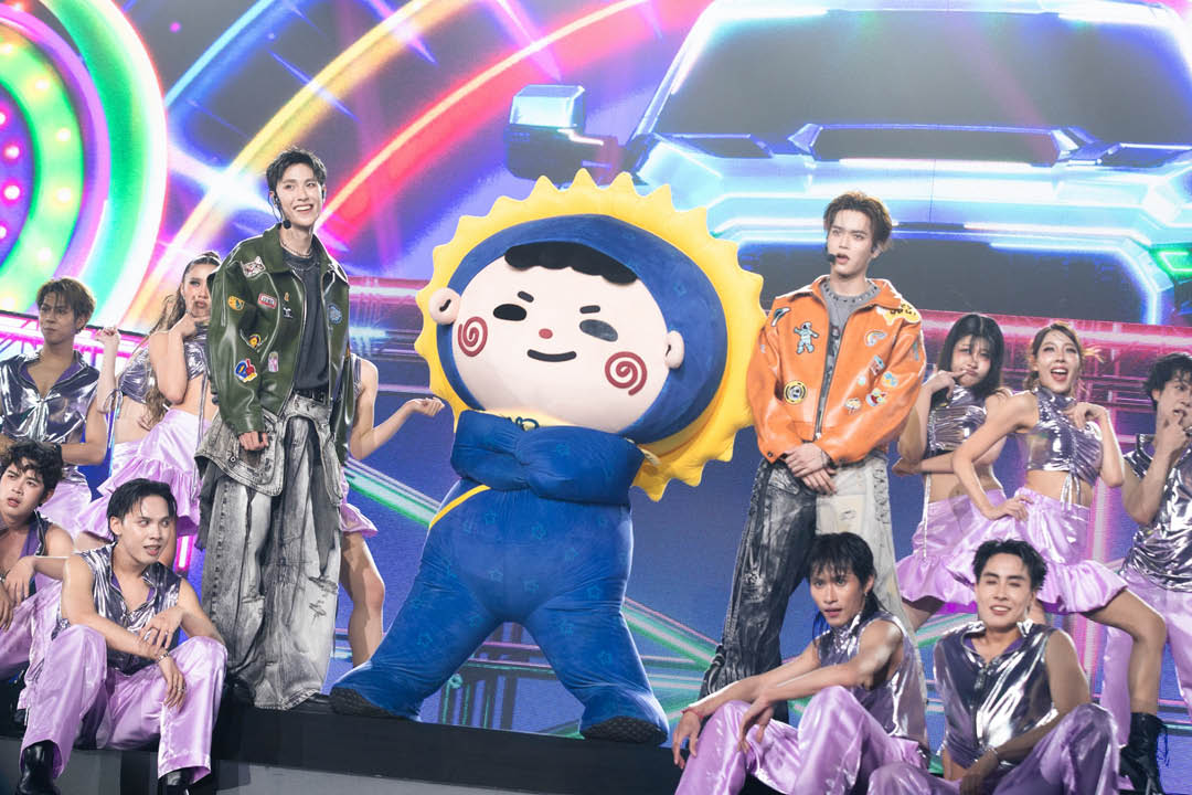 จูเนียร์และมาร์คแสดงคอนเสิร์ต SunnyMoon CONCERT 8