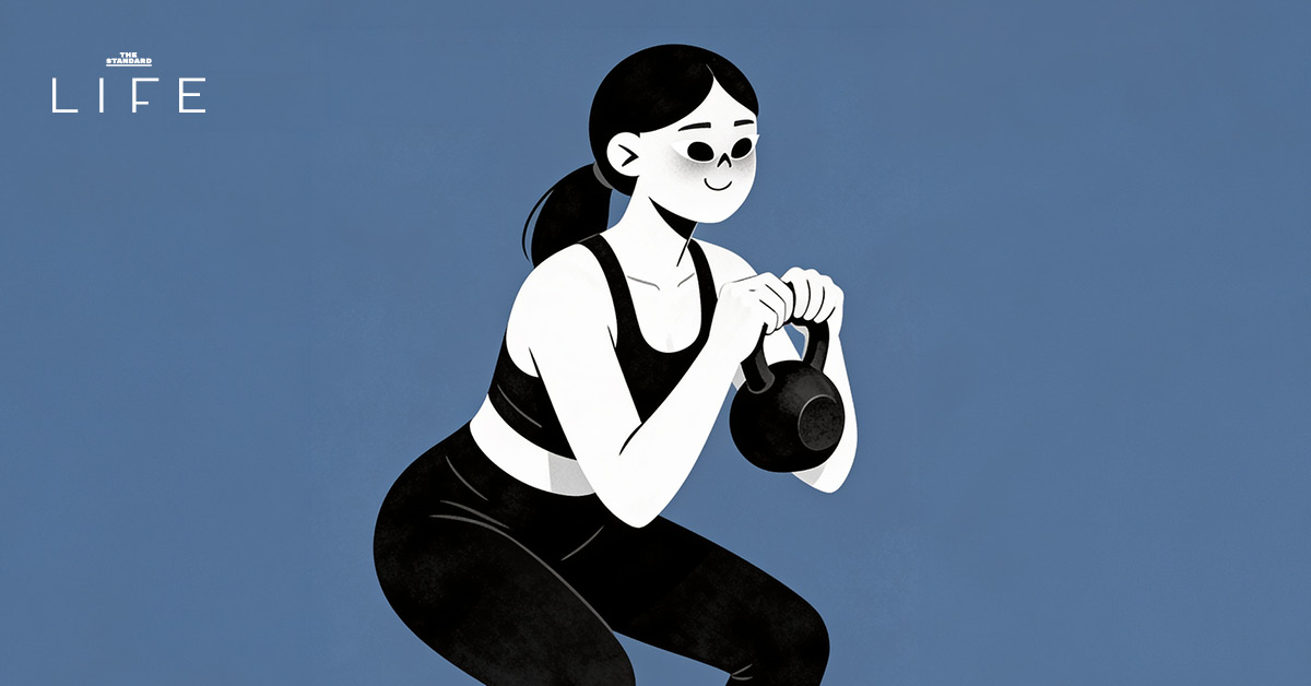 ภาพ Kettlebell และผู้หญิงกำลังออกกำลังกาย