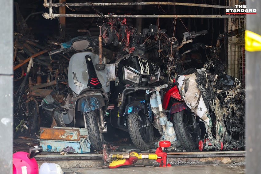 เจ้าหน้าที่กรุงเทพมหานครเร่งสำรวจความเสียหายและช่วยเหลือผู้ประสบภัยจากเหตุเพลิงไหม้คลองถมเซ็นเตอร์ 5