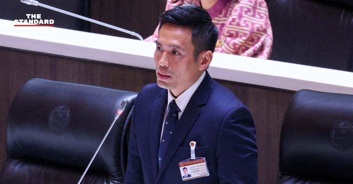 กรวีร์ ปริศนานันทกุล สส.อ่างทอง พรรคภูมิใจไทย กำลังชี้แจงประเด็นต่างๆ