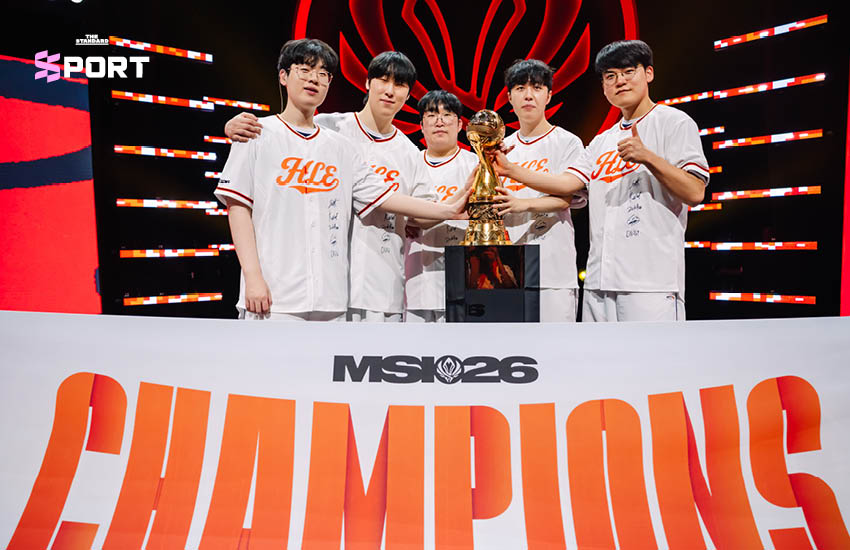 ภาพประกอบเกม League of Legends แสดงถึงตัวละครและบรรยากาศการแข่งขันอีสปอร์ต 2