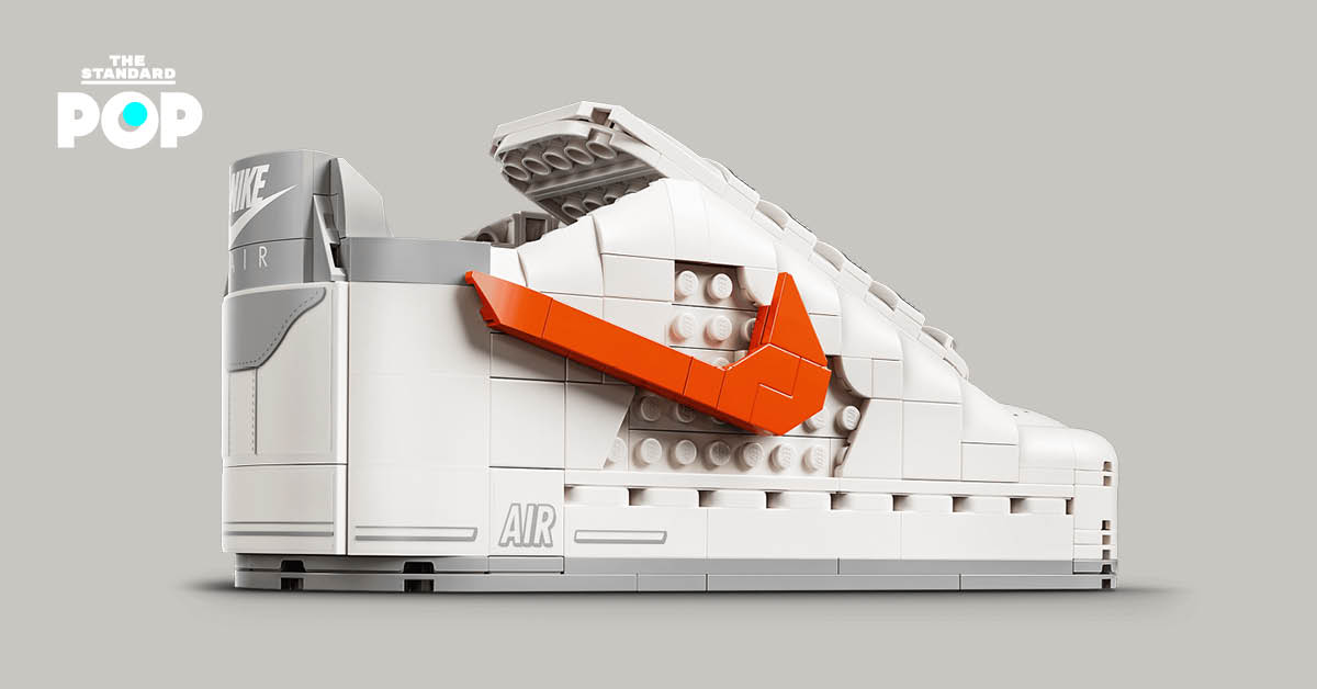 ภาพเซ็ตตัวต่อ LEGO x Nike Air Force 1 พร้อมมินิฟิกเกอร์นักบินอวกาศ