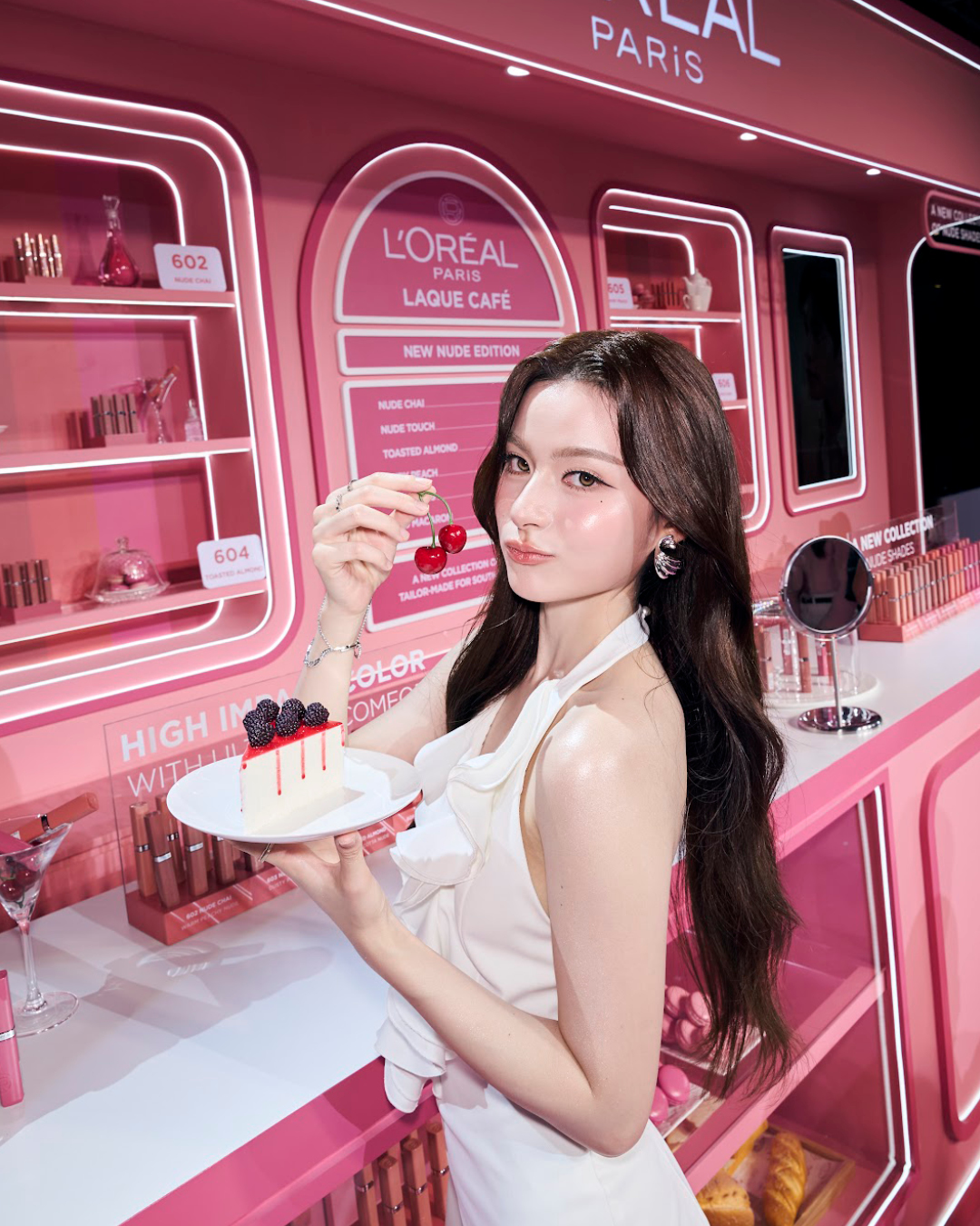 ภาพบรรยากาศงานเปิดตัวลิปสติก L'Oréal Paris Infallible Laque Resistance Nude Edition พร้อมณิชาและเจมีไนน์ 1