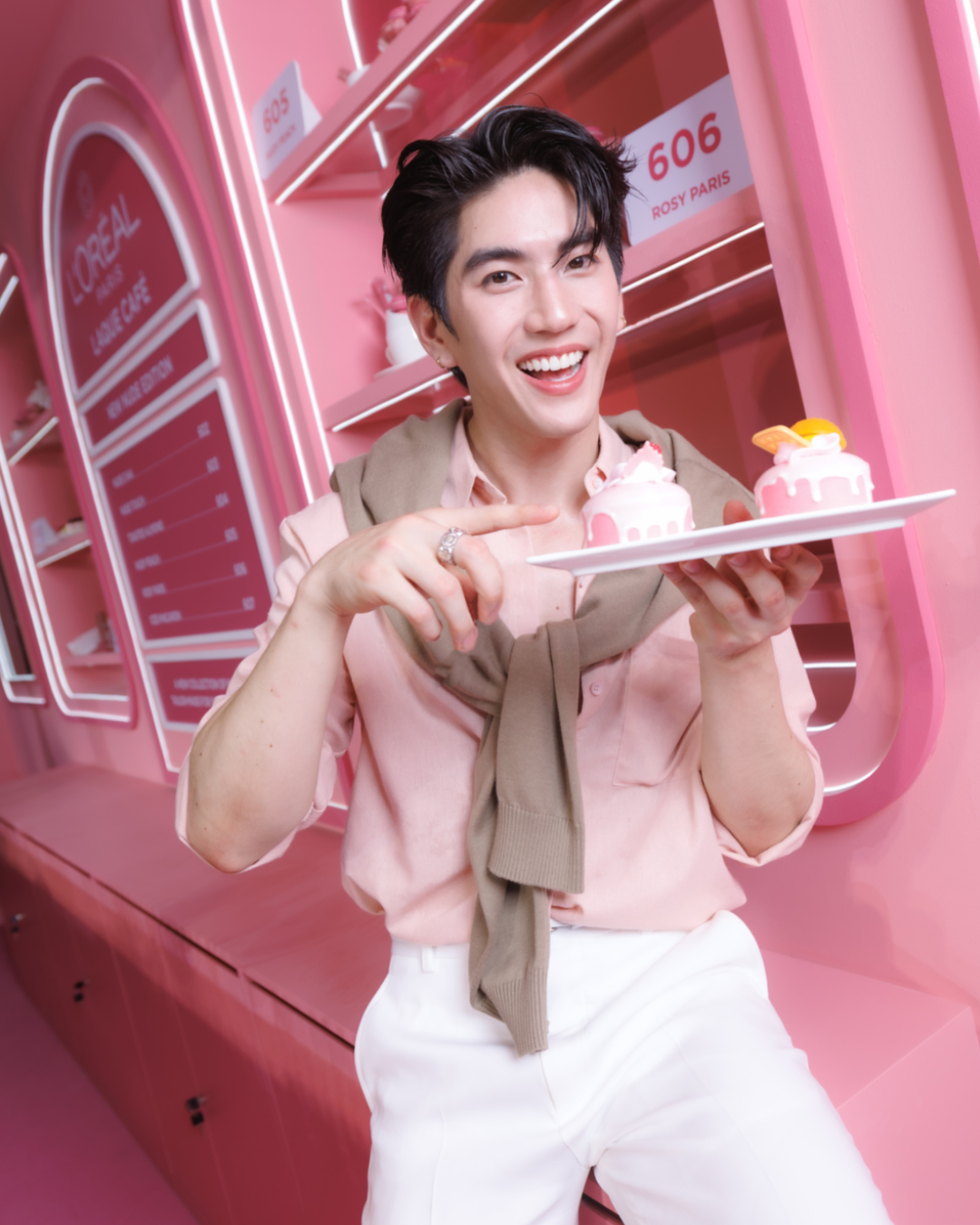 ภาพบรรยากาศงานเปิดตัวลิปสติก L'Oréal Paris Infallible Laque Resistance Nude Edition พร้อมณิชาและเจมีไนน์ 7