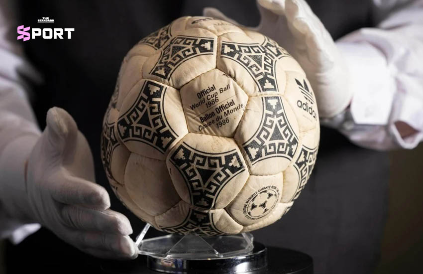 ลูกฟุตบอล adidas Azteca ที่บุบเล็กน้อย 3