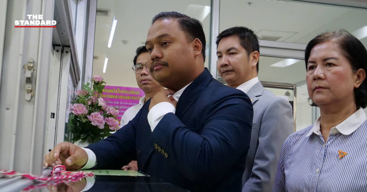ณัฐชา บุญไชยอินสวัสดิ์ สส. พรรคประชาชน ยื่นเรื่องร้องเรียนต่อ กกต. กรณีคลิป AI ป้ายสีผู้สมัครนายก อบจ. นนทบุรี