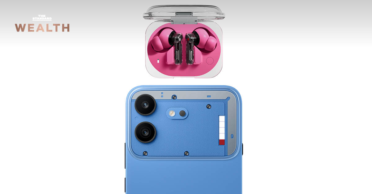 ภาพหูฟัง Nothing Ear (3a) และสมาร์ตโฟน Nothing Phone (4b) ที่เปิดตัวพร้อมกัน