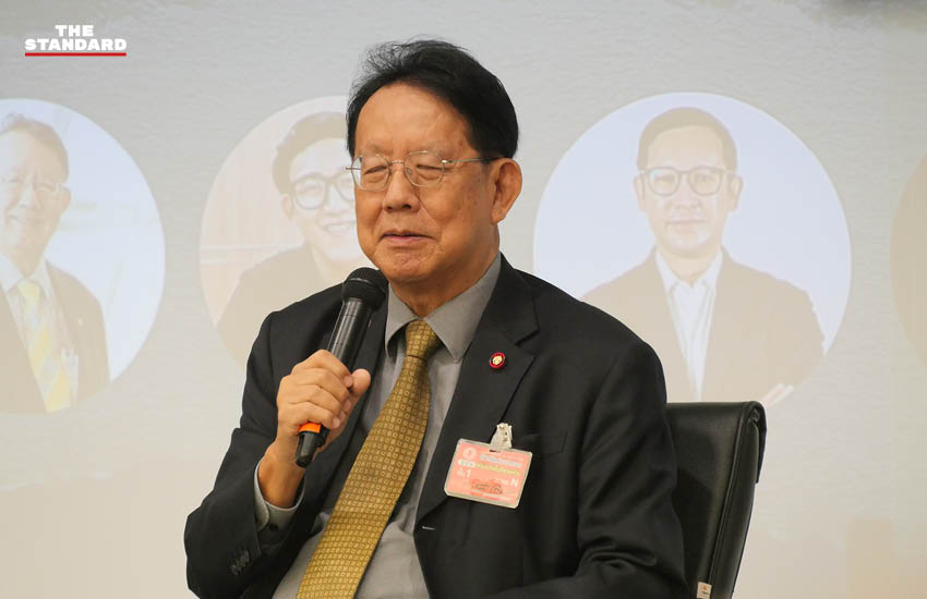 ภาพกลุ่มวิปฝ่ายค้าน พยาน และนักวิชาการ ร่วมกันแถลงข่าวเปิดเผยหลักฐานการฮั้ว สว. ภาคพิเศษ 2
