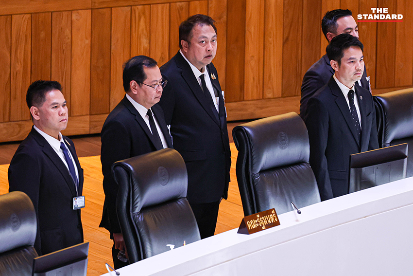 สส. ฝ่ายค้านอภิปรายในที่ประชุมสภาผู้แทนราษฎร 7