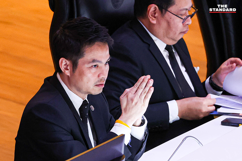 สส. ฝ่ายค้านอภิปรายในที่ประชุมสภาผู้แทนราษฎร 8